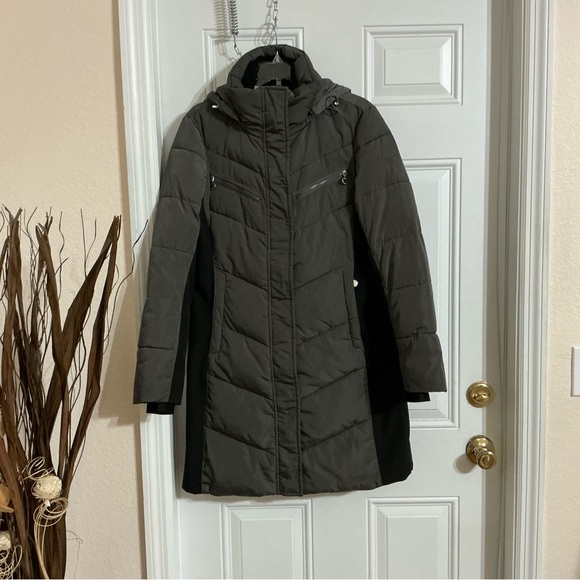 Calvin Klein Jackets & Blazers - Calvin Klein Performance Women’s Quilted Puffer Jacket with Hood Size S